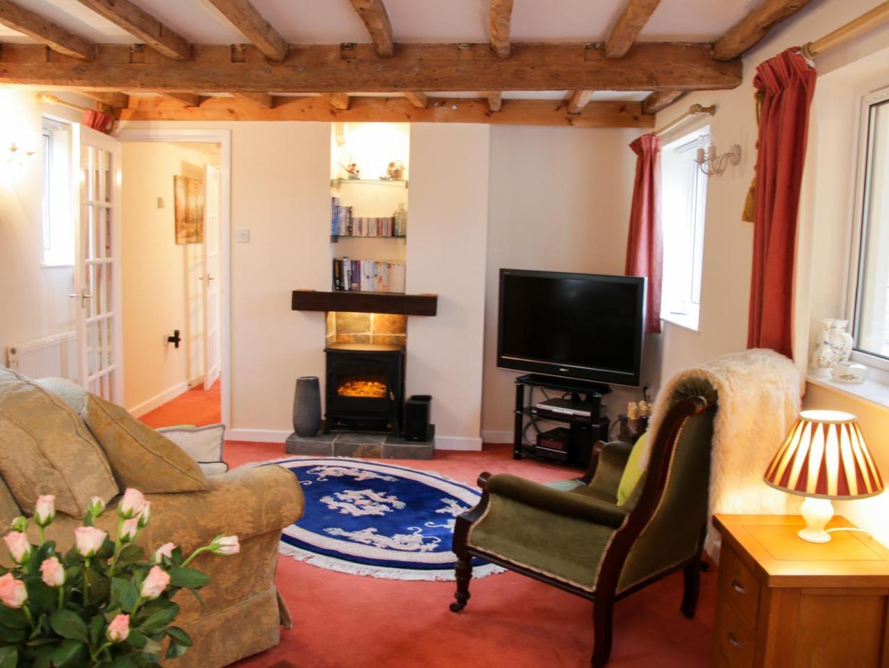Cream Door Cottage Kidderminster Exterior photo